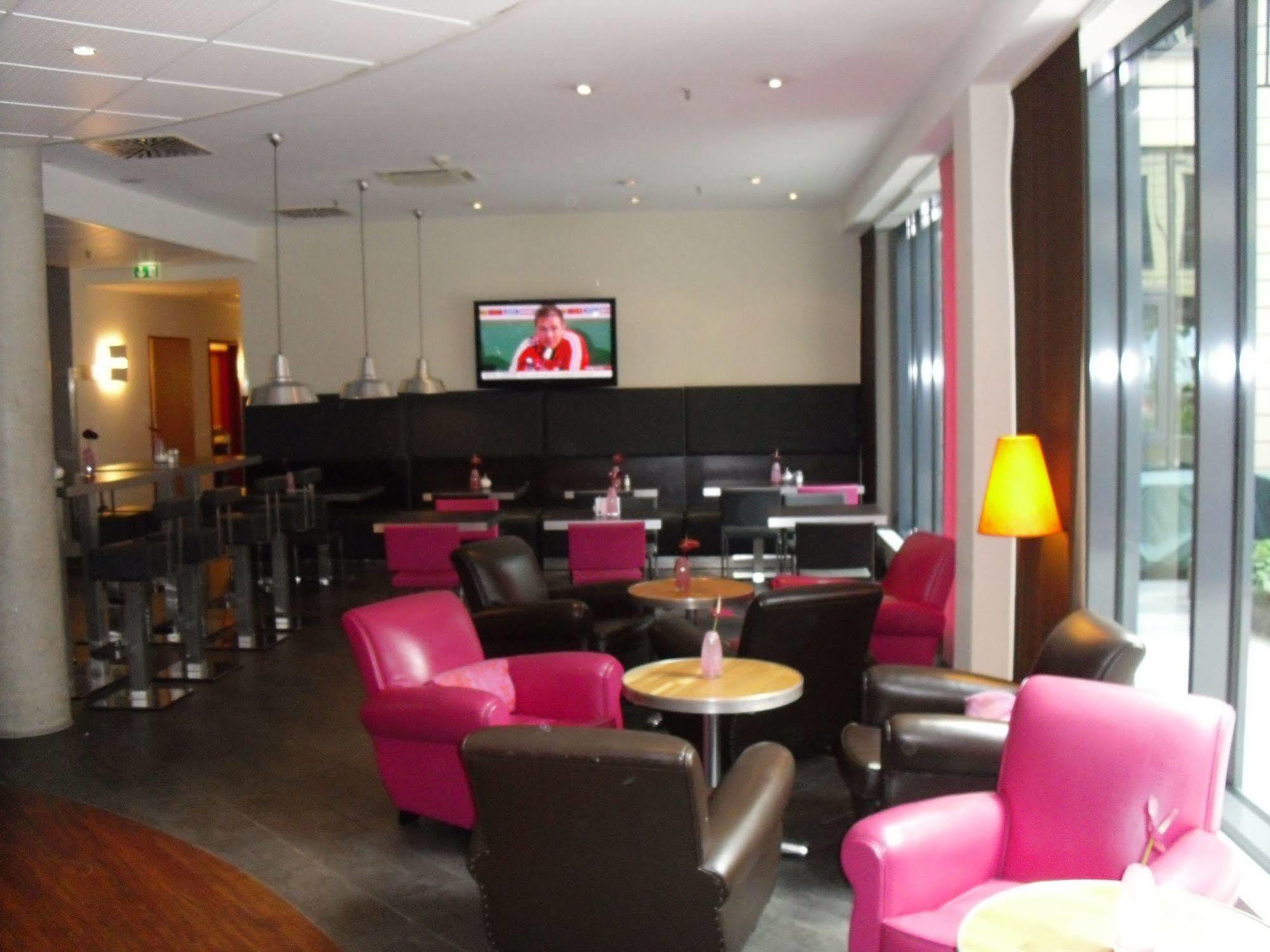 Hotel Novotel Parkstadt Schwabing Monachium